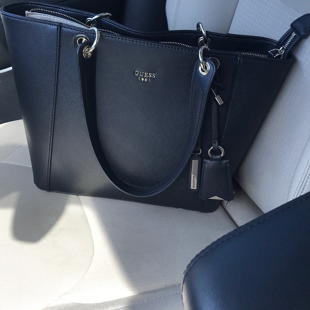 GUESS HANDBAGS